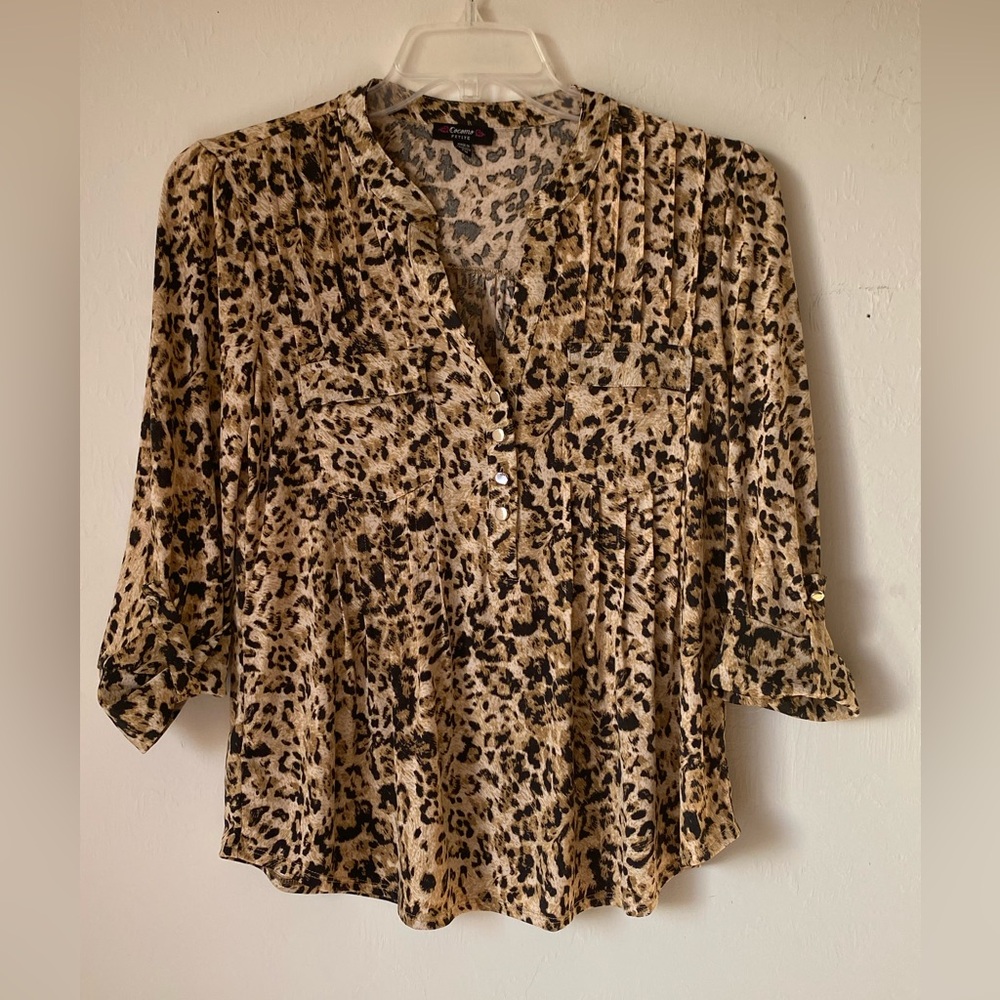 Cocomo Petite Women Leopard Print V-Neck 3/4 sleeves Blouse PM